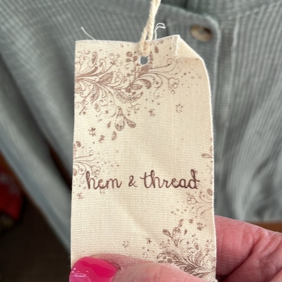 Hem & Thread Women’s Sage Scoop Neck Top With Buttons Size Medium NEW - Picture 3 of 8